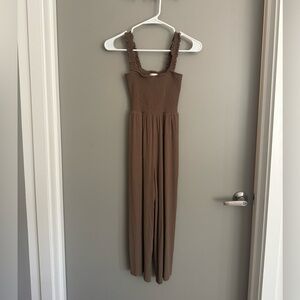 Aritzia Jumpsuit with pockets ! Worn twice, in excellent condition | Size 2XS